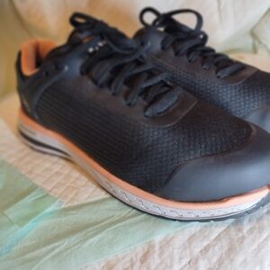 Timberland women's safety Toe Black/Pink Size 8 See Description
